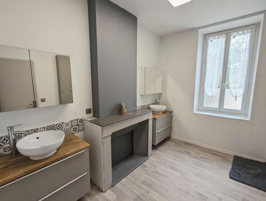 A 5Mn De La Reserve Africaine, Charmante Maison De Village Avec Patio シジャン エクステリア 写真