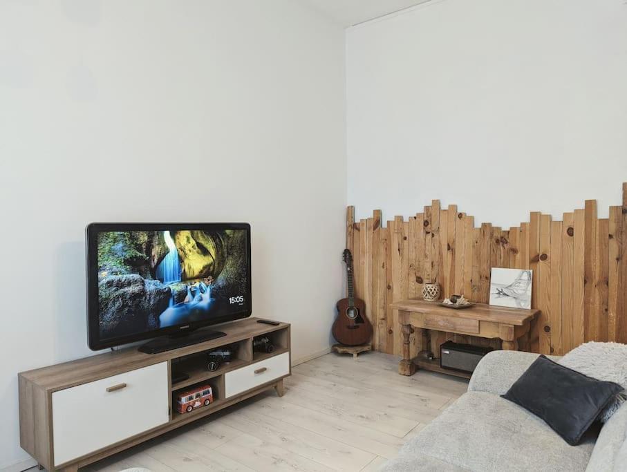 A 5Mn De La Reserve Africaine, Charmante Maison De Village Avec Patio シジャン エクステリア 写真